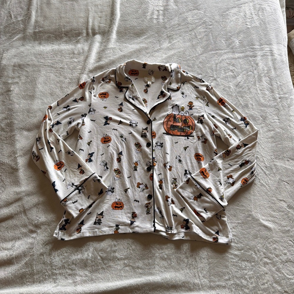 Beauty Sleep Social x Peanuts Snoopy Halloween Pajama Top Size Small - V0313